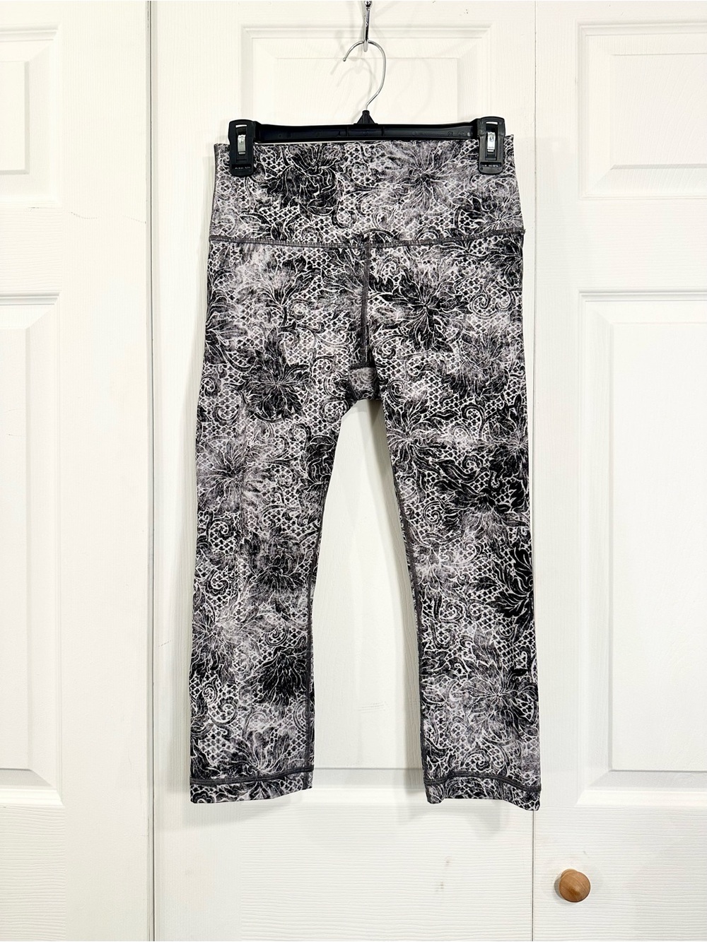 Lululemon Wunder Under Black & White Leggings 8